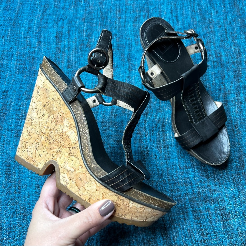 Frye Braylin Artisanal T-Strap Leather Platform Sandals in Black Women's Size 8